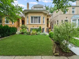 5646 W Grover Street Chicago IL 60630 MLS #MRD12491788 54 broker reciprocity