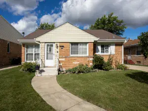 3143 S Giles Avenue Chicago IL 60616 MLS #MRD12414034 48 broker reciprocity