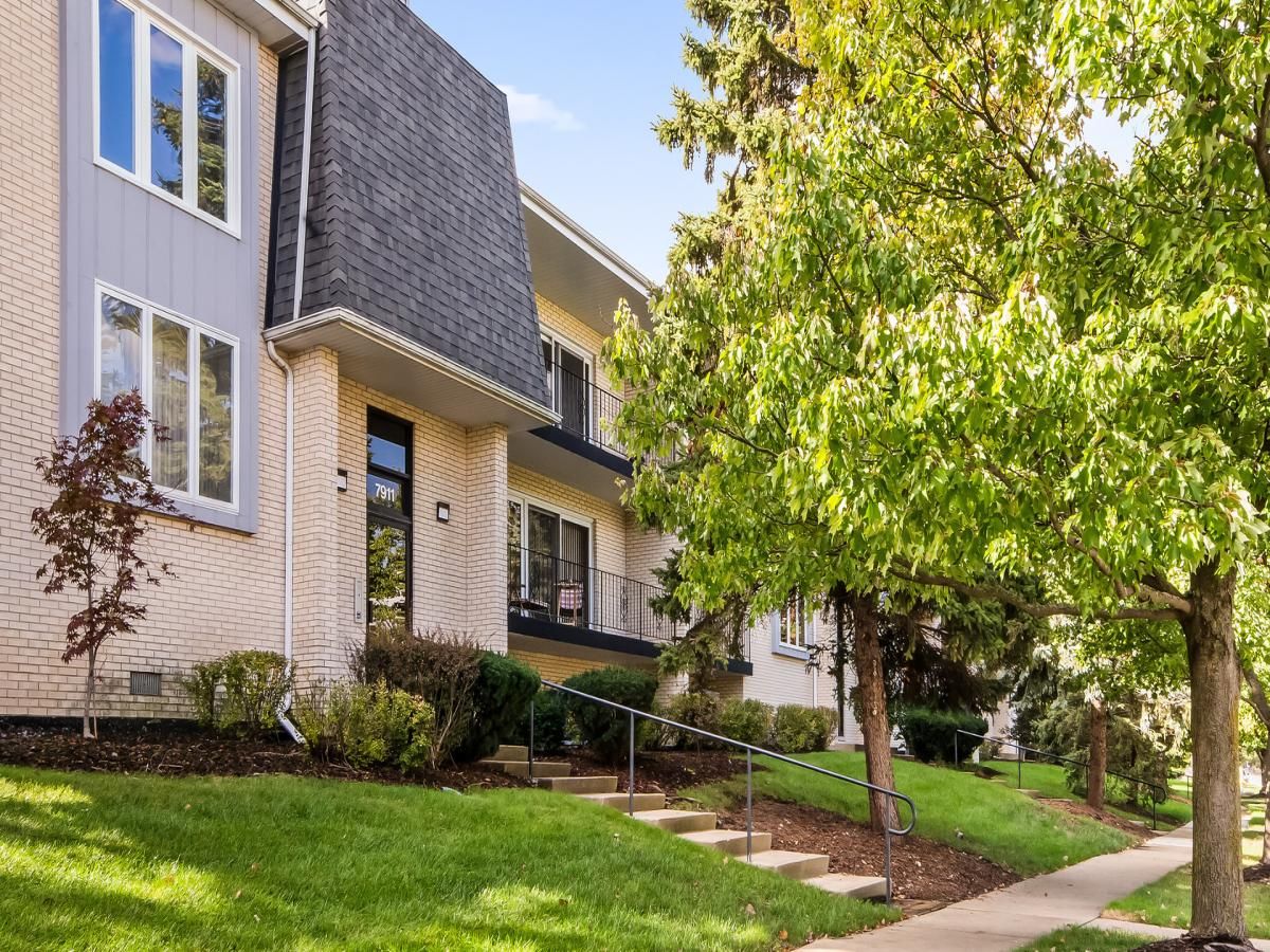 7911 W 157th Street #2W Orland Park IL 60462 MLS #MRD12496781 45 MLS #MRD12496781 image #0