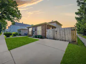 212 Leland Street Bloomington IL 61701 MLS #MRD12493332 60 broker reciprocity