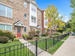 8950 Ewing Avenue Evanston IL 60203 MLS #MRD12503085 46 broker reciprocity