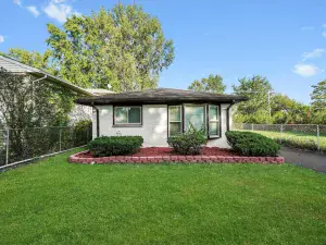 655 HIRSCH Avenue Calumet City IL 60409 MLS #MRD12494195 60 broker reciprocity