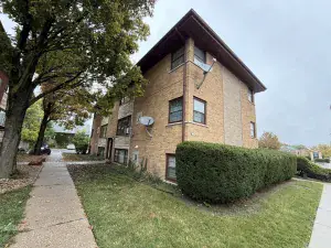 9245 Irving Park Road #2E Schiller Park IL 60176 MLS #MRD12502983 46 broker reciprocity