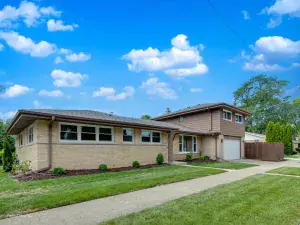 694 Parkside Court Libertyville IL 60048 MLS #MRD12500652 50 broker reciprocity
