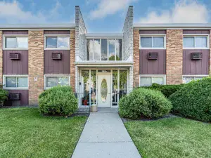 530 E Highland Avenue #A2 Villa Park IL 60181 MLS #MRD12495940 60 broker reciprocity