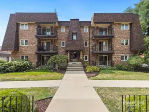 4700 N Ashland Avenue #6 Chicago IL 60640 MLS #MRD12467575 48 broker reciprocity