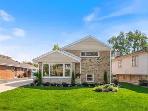 1811 N Aspen Drive Mount Prospect IL 60056 MLS #MRD12467299 62 broker reciprocity