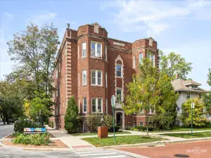 1225 W Lunt Avenue #2B Chicago IL 60626 MLS #MRD12458047 54 broker reciprocity