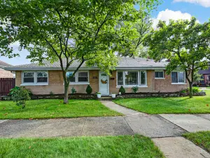 4401 Adele Lane Oak Forest IL 60452 MLS #MRD12503799 50 broker reciprocity