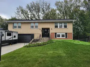 612 1/2 E Chestnut Street #2 Bloomington IL 61701 MLS #MRD12499474 50 broker reciprocity