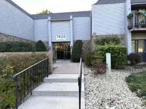2220 Abbeywood Drive #F Lisle IL 60532 MLS #MRD12499280 30 broker reciprocity