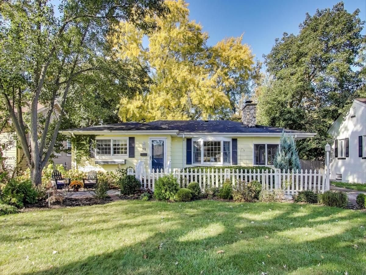 924 Lyford Lane Wheaton IL 60189 MLS #MRD12497942 45 MLS #MRD12497942 image #0
