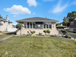 9805 Normandy Avenue Oak Lawn IL 60453 MLS #MRD12495536 62 broker reciprocity