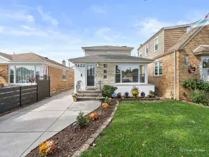 5731 W Ohio Street Chicago IL 60644 MLS #MRD12491806 56 broker reciprocity