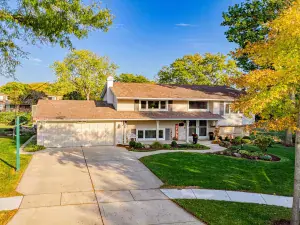301 Forest View Avenue Elk Grove Village IL 60007 MLS #MRD12353306 54 broker reciprocity