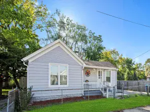 49 N Calhoun Street Aurora IL 60505 MLS #MRD12500097 60 broker reciprocity