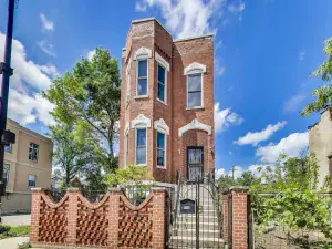 5927 W Erie Street Chicago IL 60644 MLS #MRD12503525 56 broker reciprocity