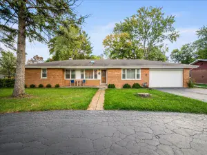 3 Pebblebrook Court Bloomington IL 61705 MLS #MRD12494400 52 broker reciprocity