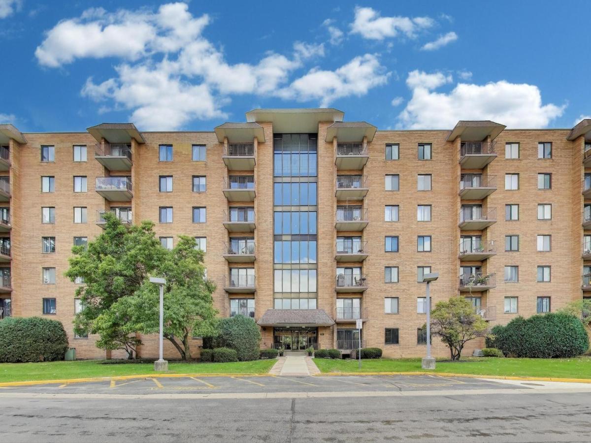 1717 W Crystal Lane #610 Mount Prospect IL 60056 MLS #MRD12499361 45 MLS #MRD12499361 image #0