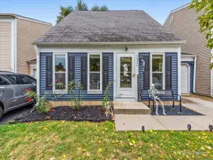 49 N Calhoun Street Aurora IL 60505 MLS #MRD12500097 50 broker reciprocity