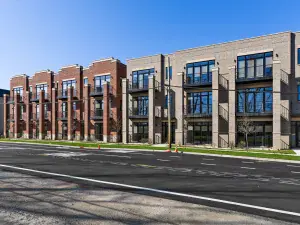 1681 E Green Briar Drive #3817 Schaumburg IL 60173 MLS #MRD12444804 50 broker reciprocity