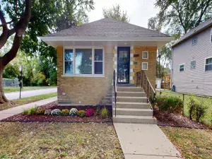 1534 N Lavergne Avenue Chicago IL 60651 MLS #MRD12489076 60 broker reciprocity