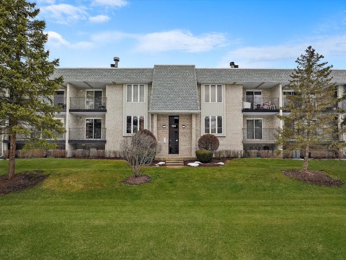 7823 W 157th Place #1W Orland Park IL 60462 MLS #MRD12499923 45 MLS #MRD12499923 image #0