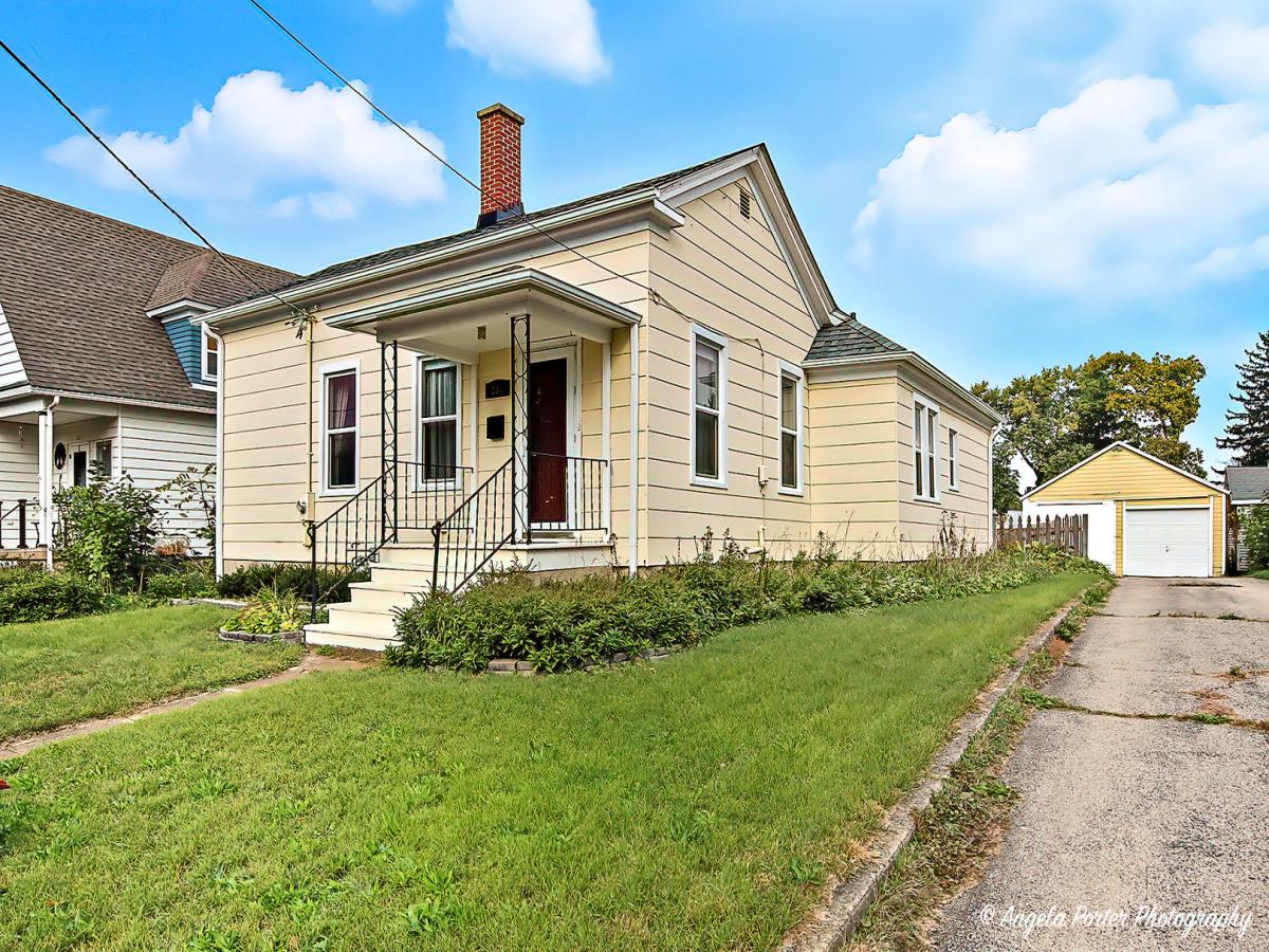 331 Chestnut Street Woodstock IL 60098 MLS #MRD12500220 45 MLS #MRD12500220 image #0
