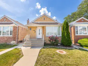 8336 S Merrill Avenue Chicago IL 60617 MLS #MRD12447400 50 broker reciprocity