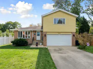 211 Orleans Drive Bloomington IL 61701 MLS #MRD12502169 54 broker reciprocity