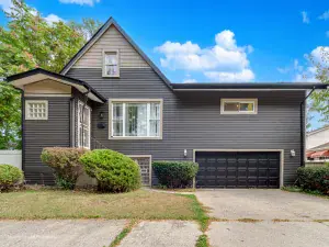2418 W 83rd Street Chicago IL 60652 MLS #MRD12486406 54 broker reciprocity