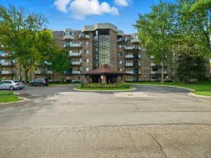 1119 E Algonquin Road #7 Arlington Heights IL 60005 MLS #MRD12497703 50 broker reciprocity