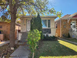 3040 S Homan Avenue Chicago IL 60623 MLS #MRD12502235 60 broker reciprocity