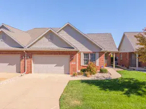2042 Grove Street Blue Island IL 60406 MLS #MRD12496045 58 broker reciprocity