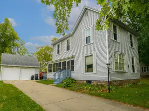 1307 W Washington Street Ottawa IL 61350 MLS #MRD12352944 60 broker reciprocity