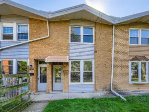 16445 South Park Avenue South Holland IL 60473 MLS #MRD12453419 62 broker reciprocity