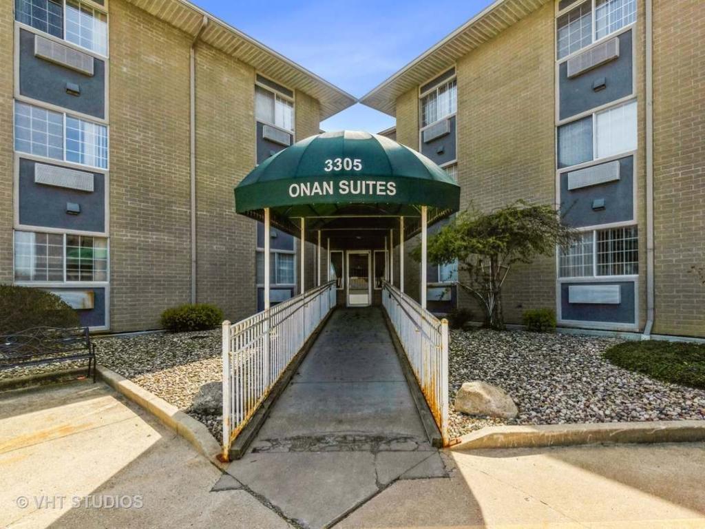 3305 Sunset Avenue #121 Waukegan IL 60087 MLS #MRD12501304 41 MLS #MRD12501304 image #0