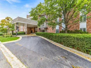 5820 Oakwood Drive #1a Lisle IL 60532 MLS #MRD12484952 54 broker reciprocity