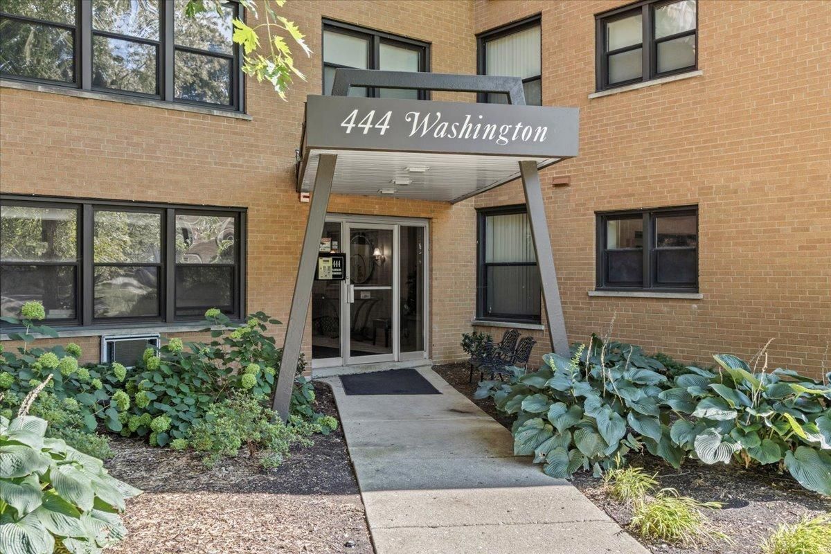444 Washington Boulevard #207 Oak Park IL 60302 MLS #MRD12501353 45 MLS #MRD12501353 image #0