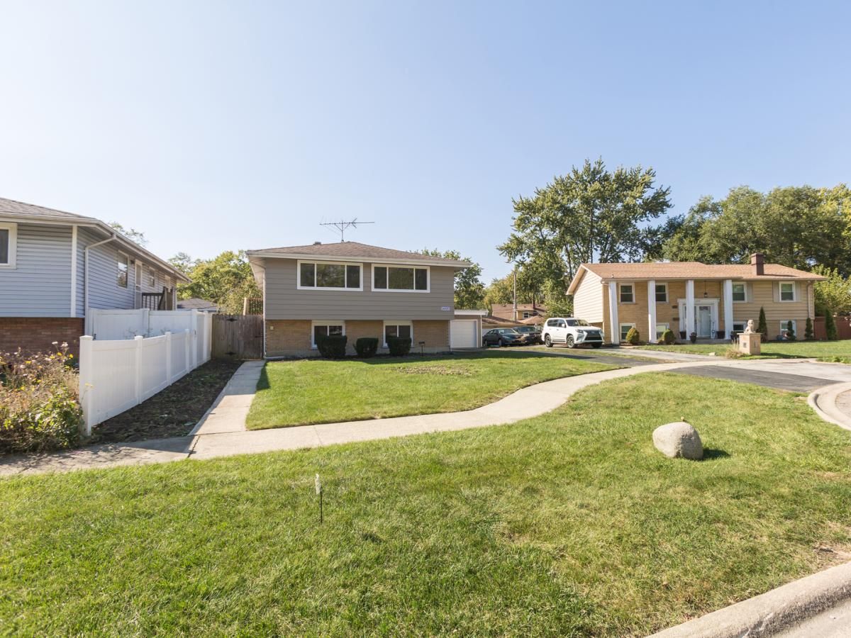 16920 Glen Oaks Drive Country Club Hills IL 60478 MLS #MRD12501357 45 MLS #MRD12501357 image #0