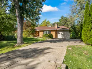 9 Willowbend Court Bloomington IL 61705 MLS #MRD12470927 48 broker reciprocity