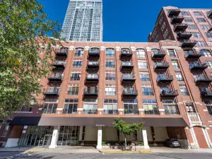 1555 N Sandburg Terrace #305K Chicago IL 60610 MLS #MRD12458052 52 broker reciprocity