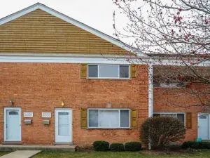 3026 Roberts Drive #4 Woodridge IL 60517 MLS #MRD12502212 30 broker reciprocity