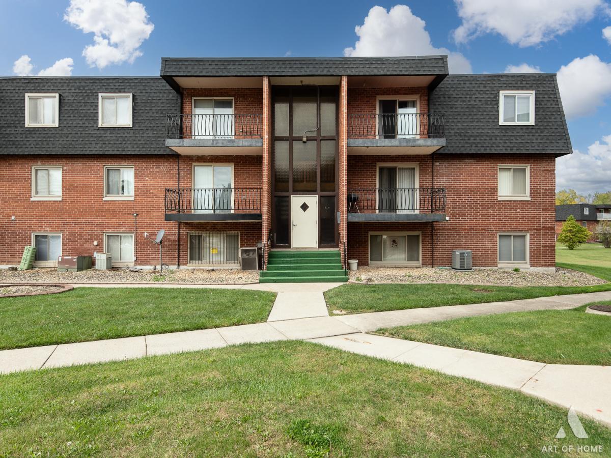 3012 171st Street #2E Hazel Crest IL 60429 MLS #MRD12502158 41 MLS #MRD12502158 image #0