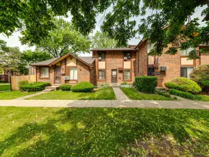 330 Geneva Avenue Bellwood IL 60104 MLS #MRD12497284 62 broker reciprocity