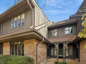 402 Catbird Lane Deerfield IL 60015 MLS #MRD12388325 62 broker reciprocity