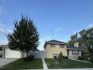 121 4th Street Libertyville IL 60048 MLS #MRD12501467 50 broker reciprocity