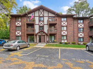 5300 Walnut Avenue #11B Downers Grove IL 60515 MLS #MRD12494977 50 broker reciprocity
