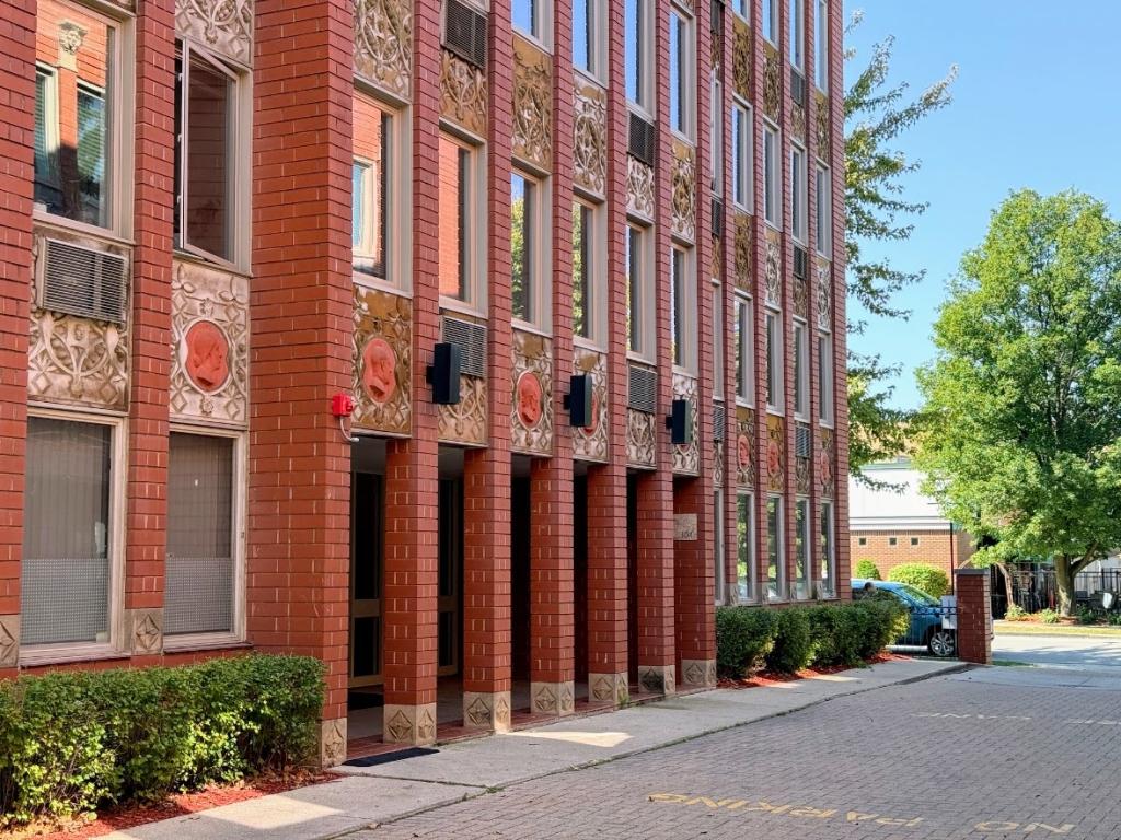 1041 Susan Collins Lane #402 Oak Park IL 60302 MLS #MRD12502684 45 MLS #MRD12502684 image #0