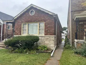 8250 S Kenwood Avenue Chicago IL 60619 MLS #MRD12501590 62 broker reciprocity